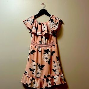 Mini sun dress. Street wear society. Small pink dress